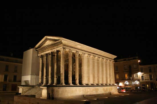 Nîmes, Maison Carrée